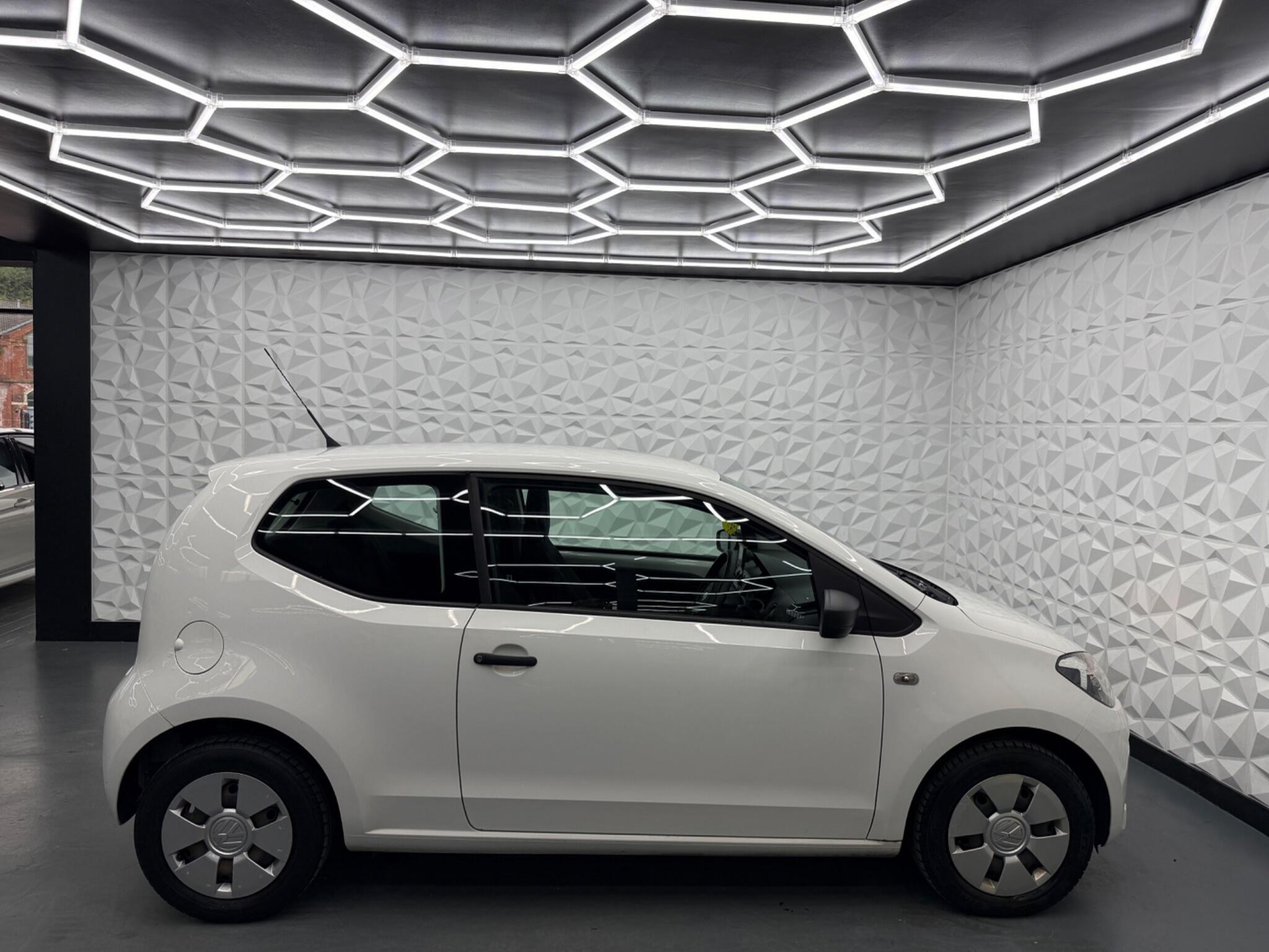 Volkswagen up! - Image 12