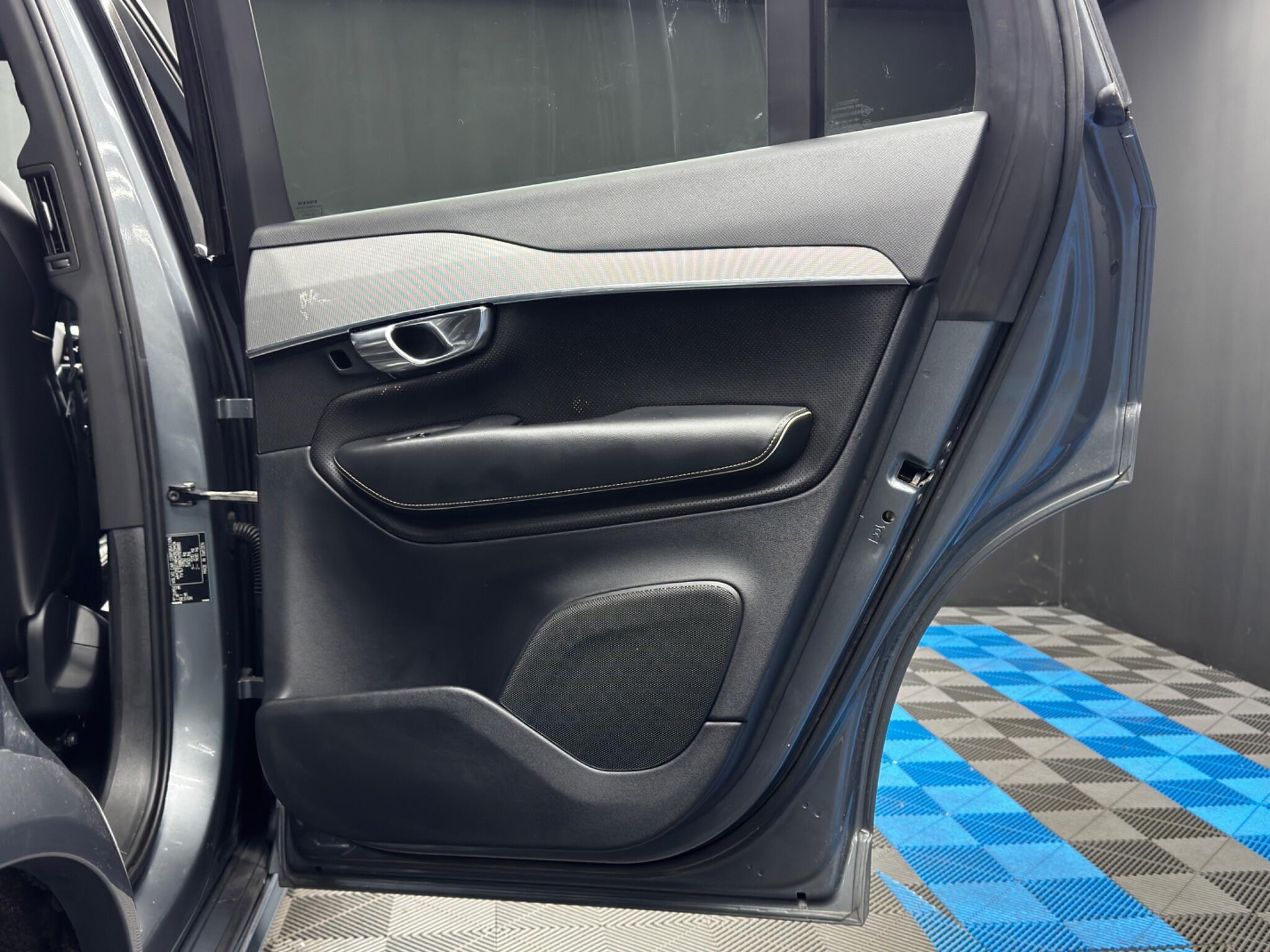 Volvo XC90 - Image 43