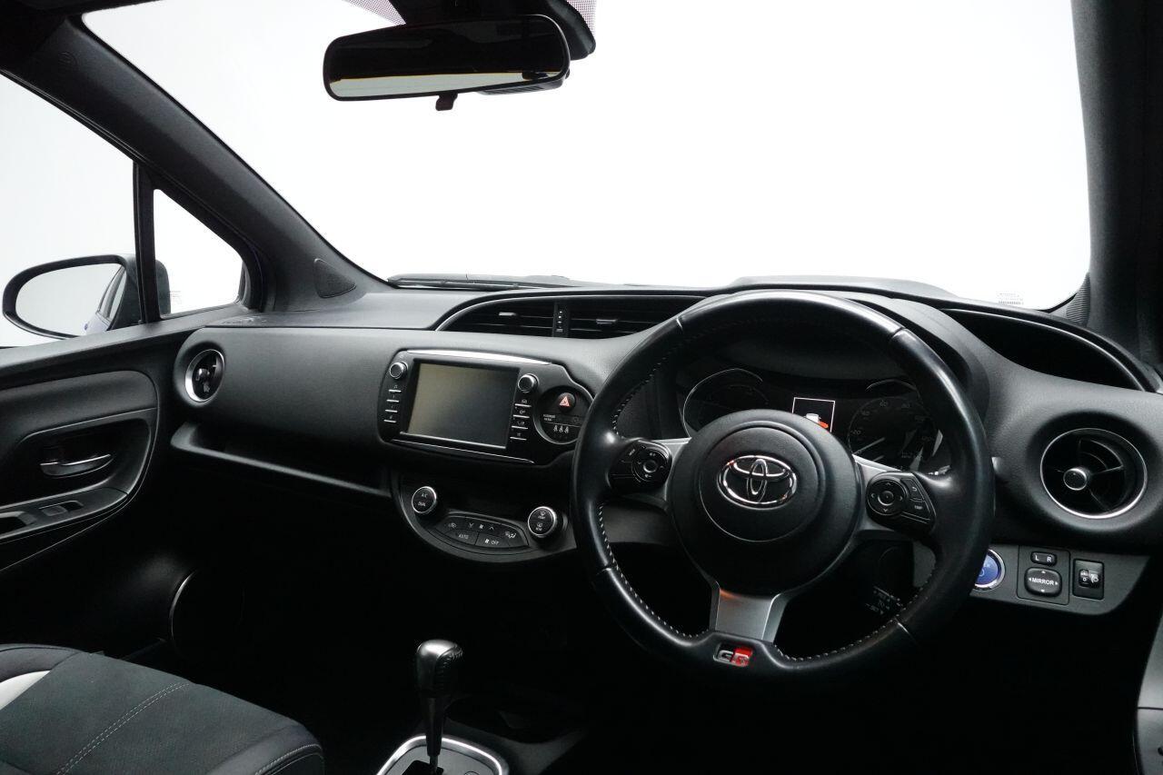 Toyota Yaris - Image 5