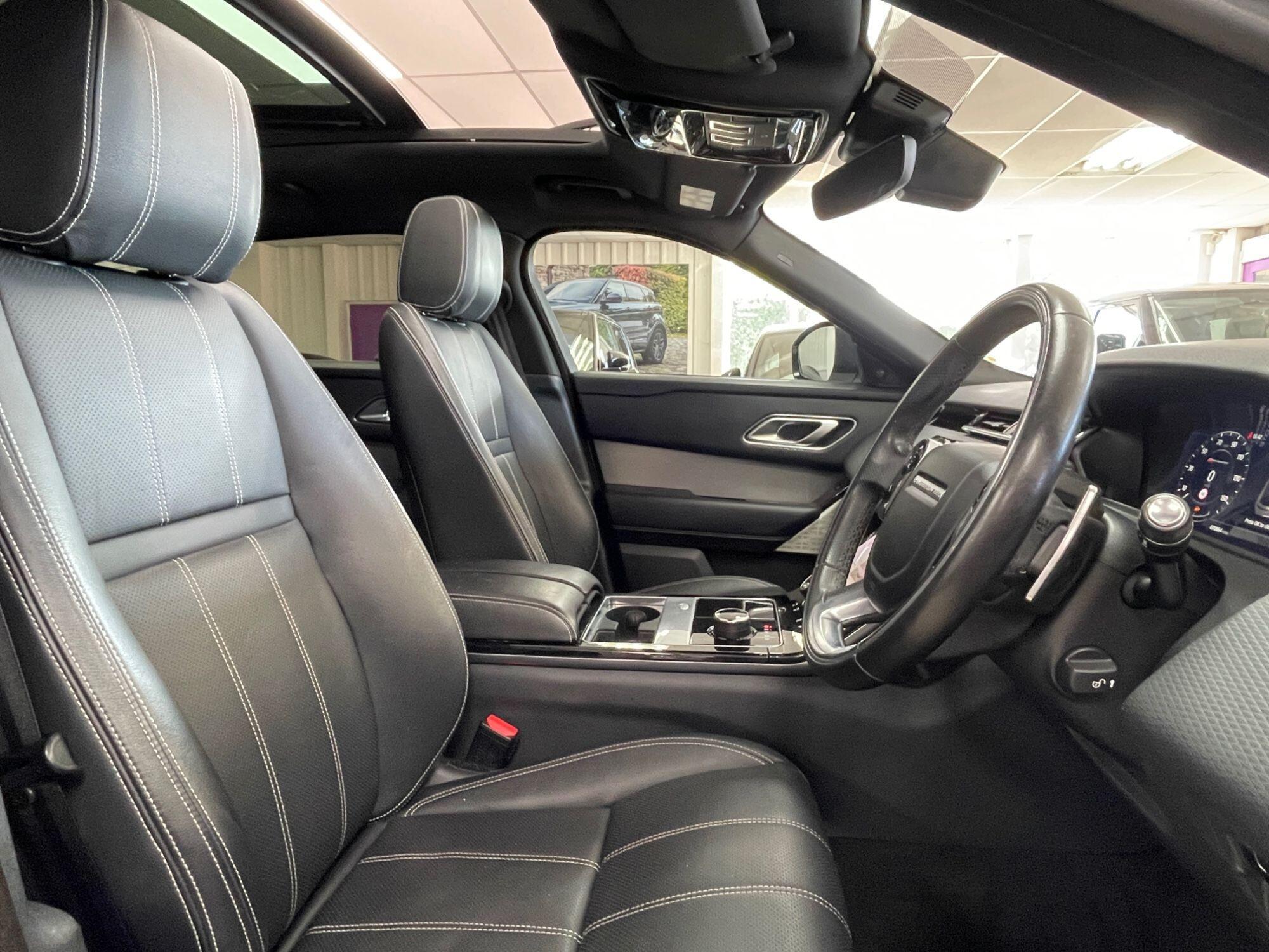 Land Rover Range Rover Velar - Image 25