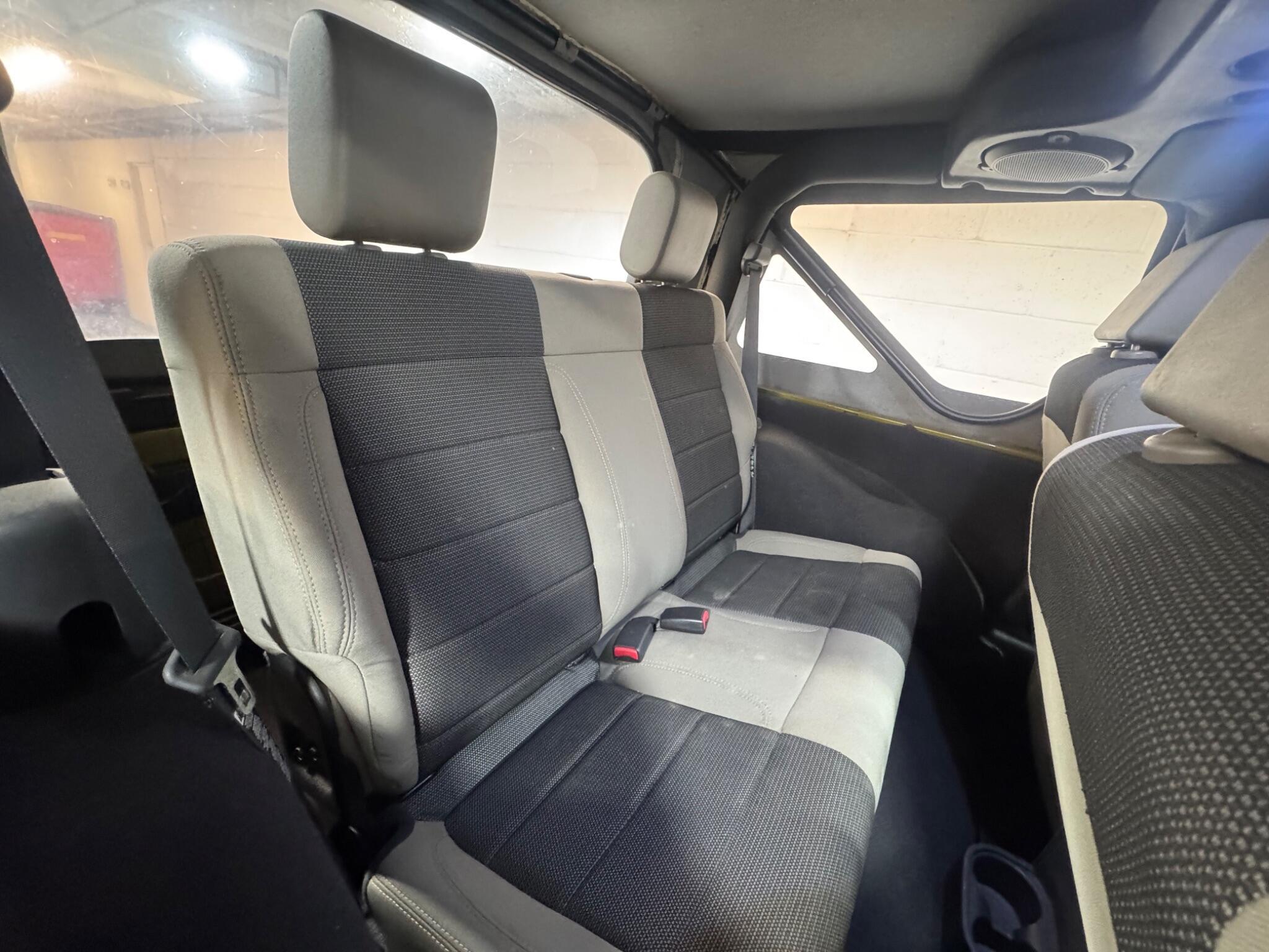 Jeep Wrangler - Image 12