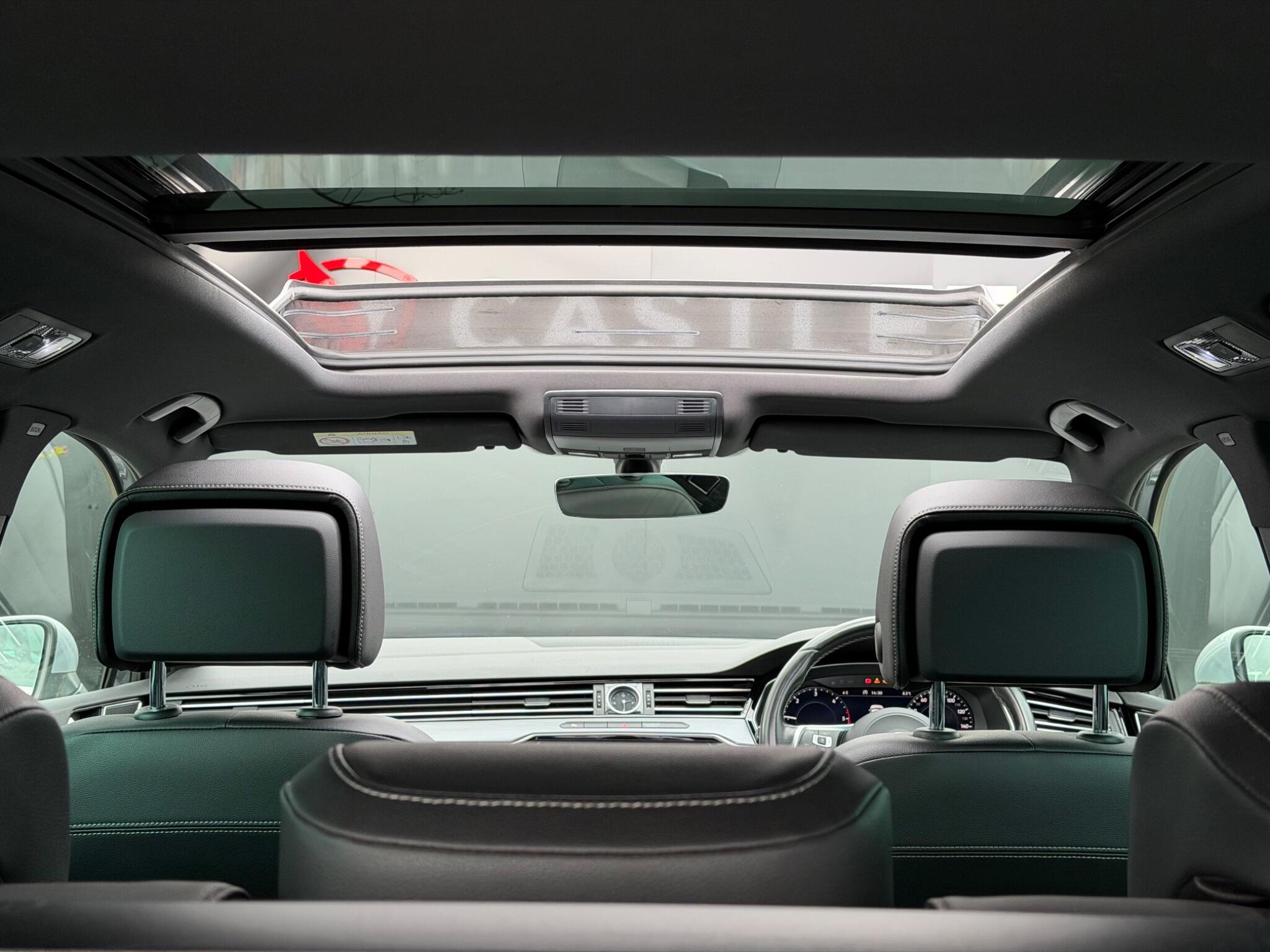 Volkswagen Passat - Image 33