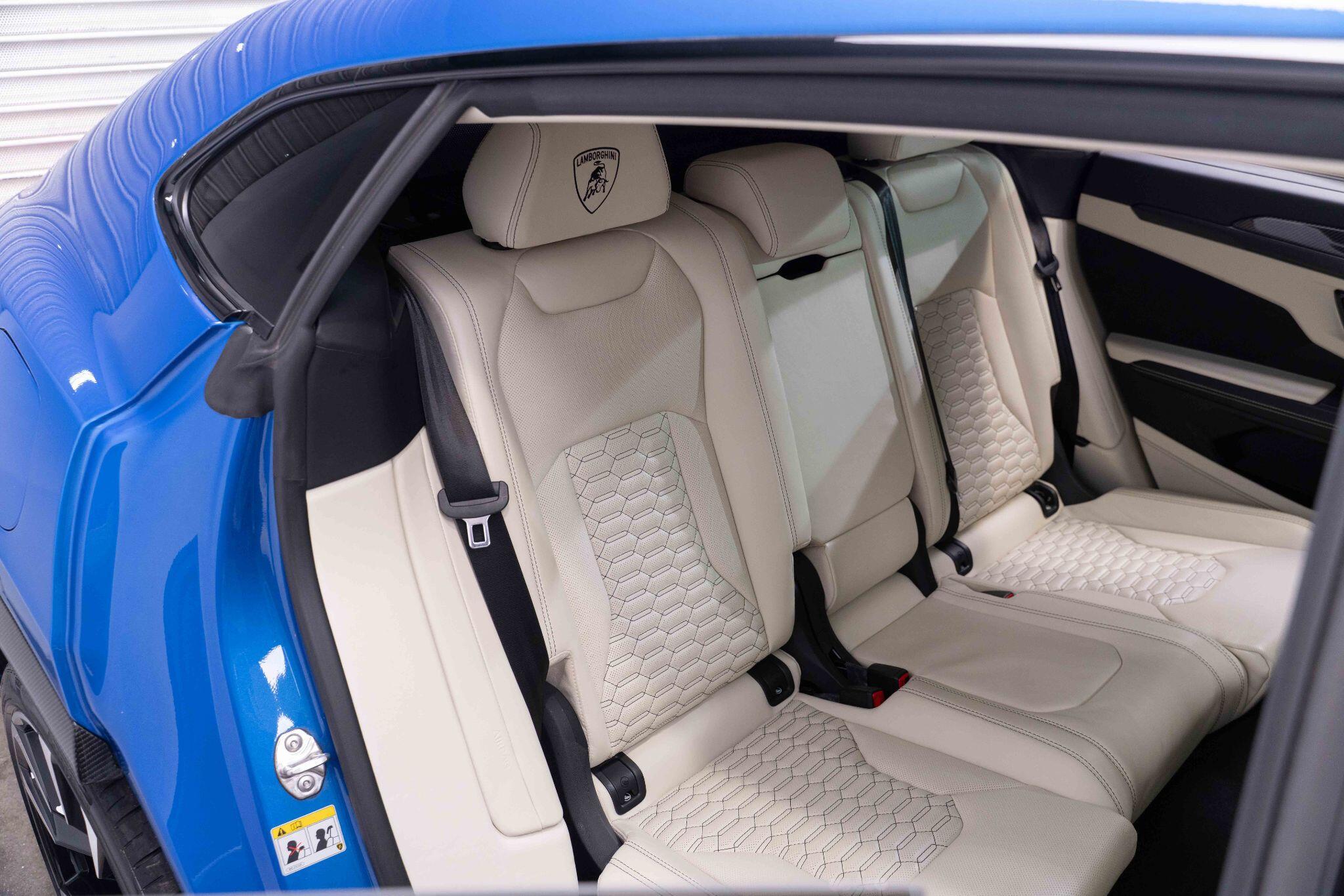 Lamborghini Urus - Image 25