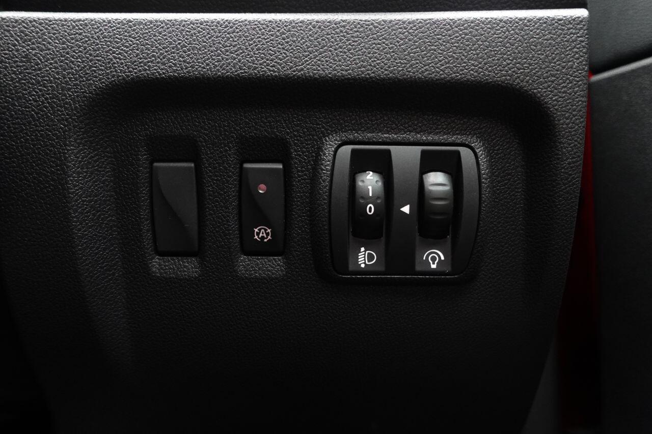 Renault Captur - Image 37