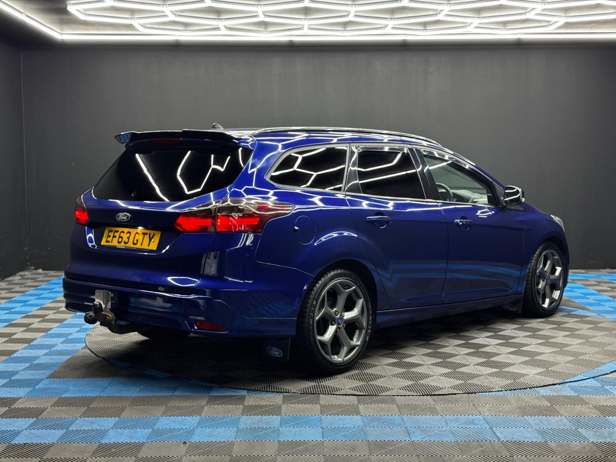Ford Focus - Image 5