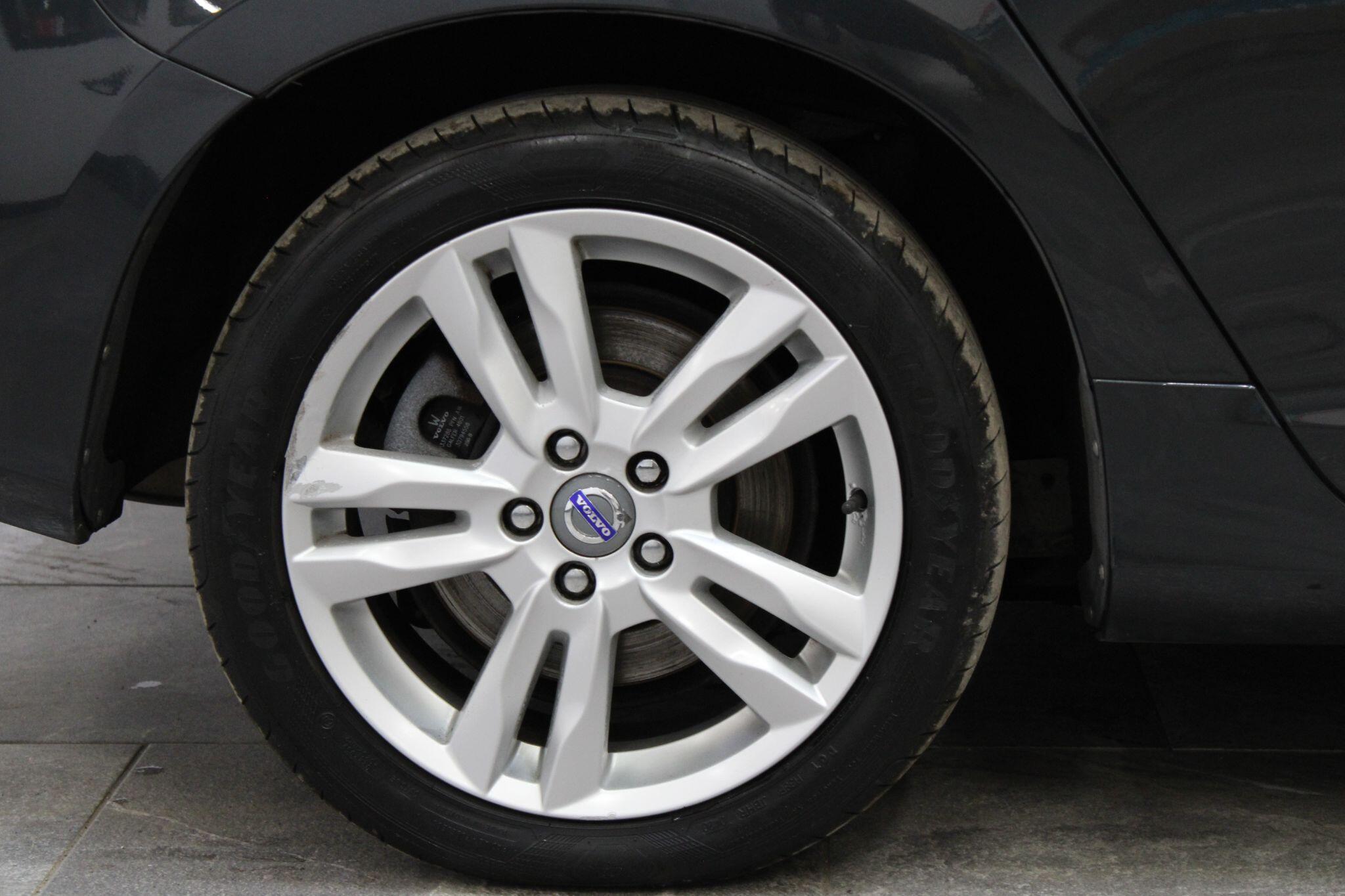 Volvo V60 - Image 10