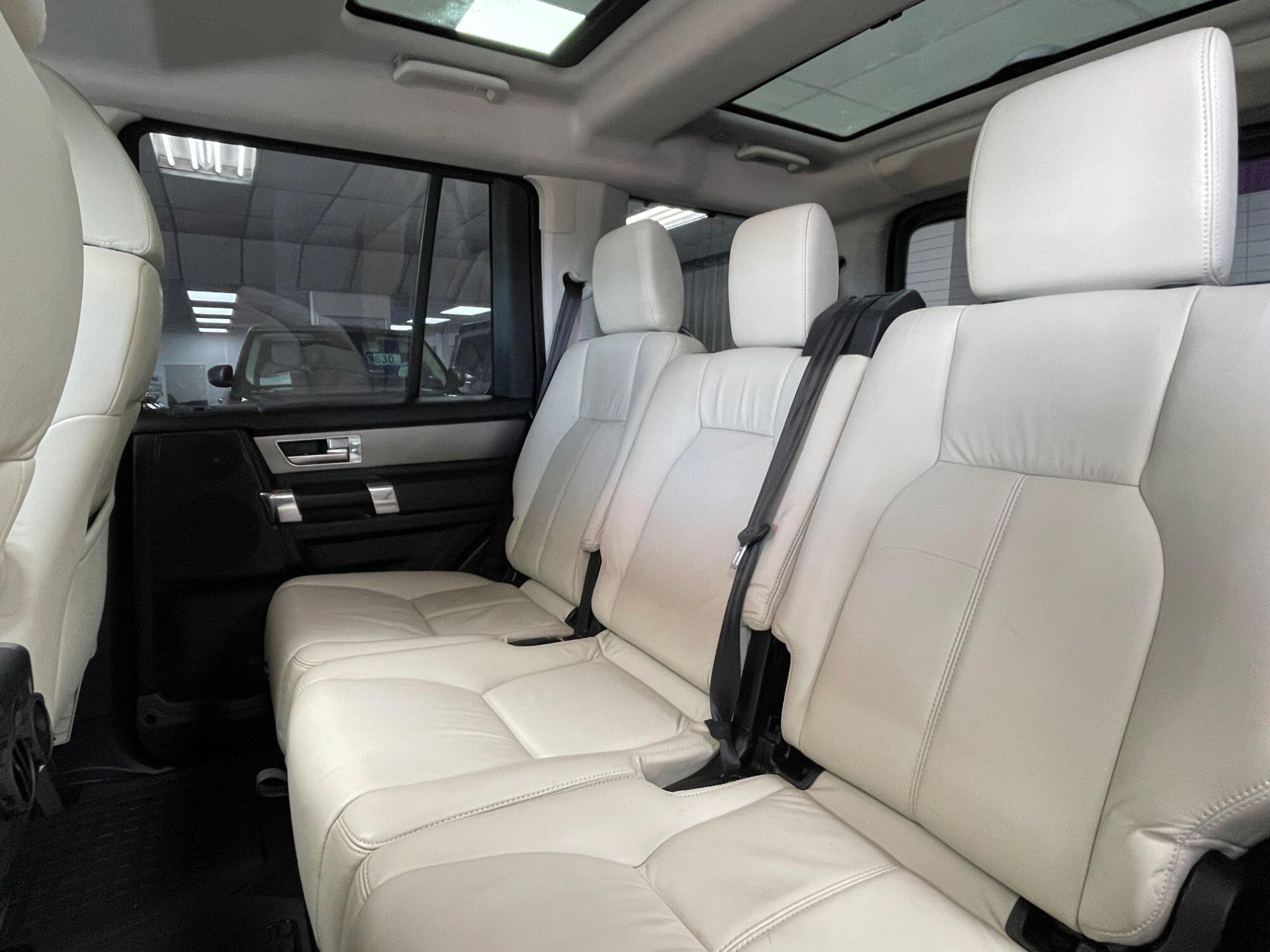 Land Rover DISCOVERY 4 - Image 33