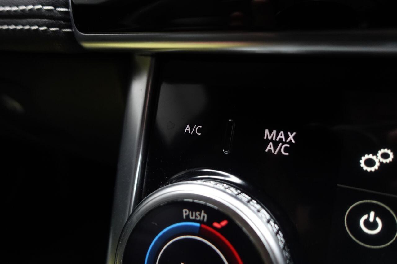 Jaguar XE - Image 42