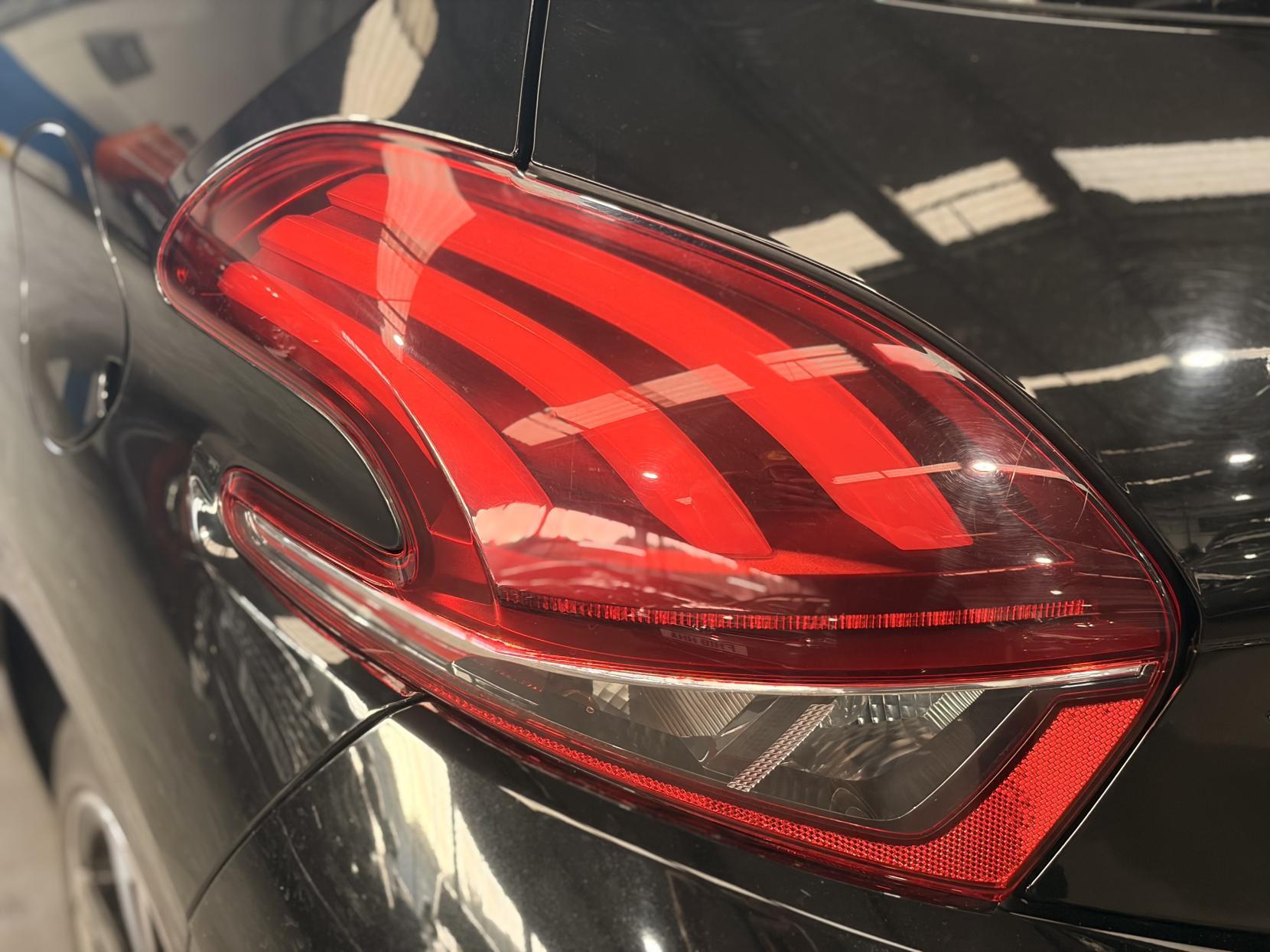 Peugeot 208 - Image 14