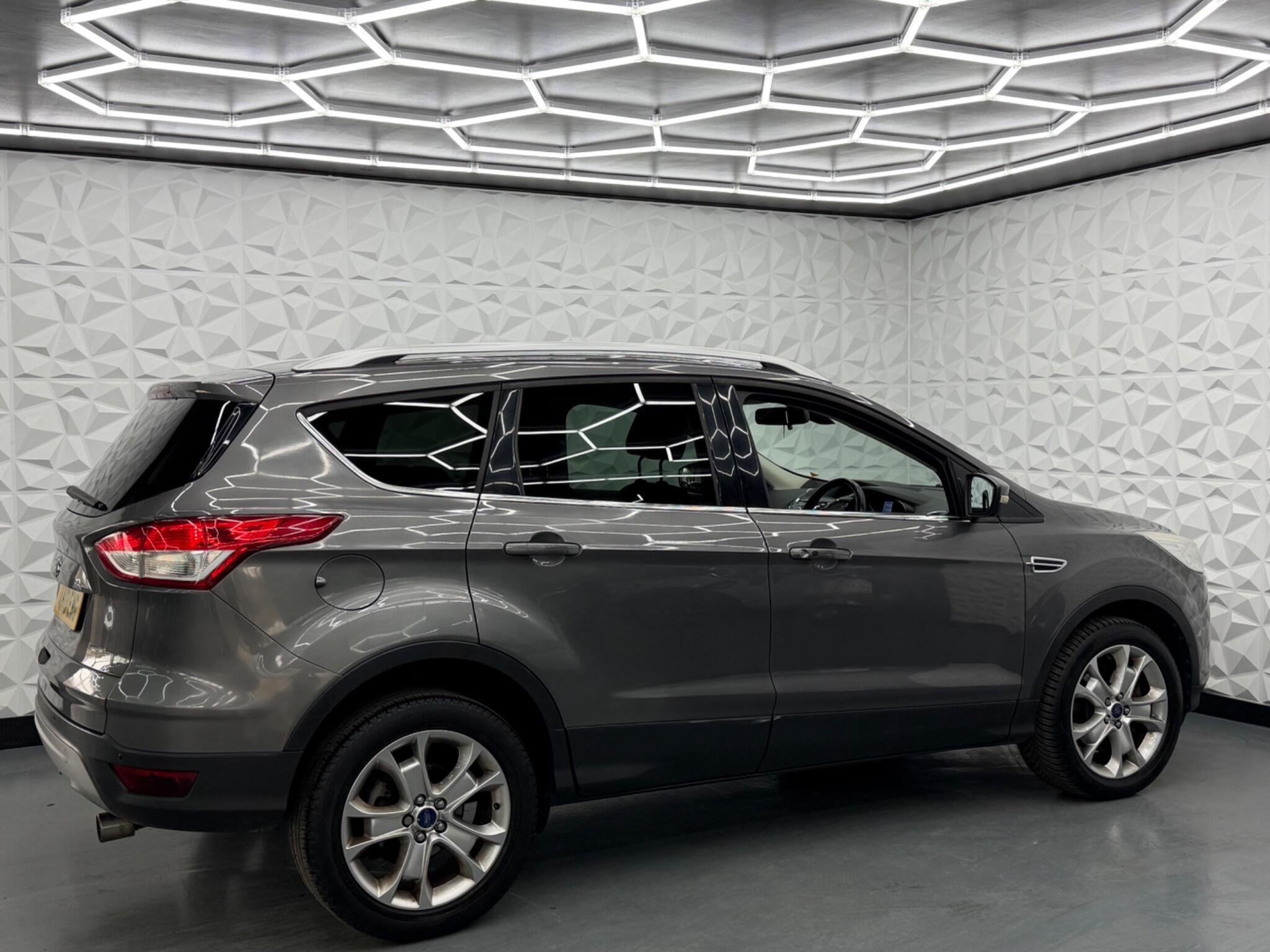 Ford Kuga - Image 10
