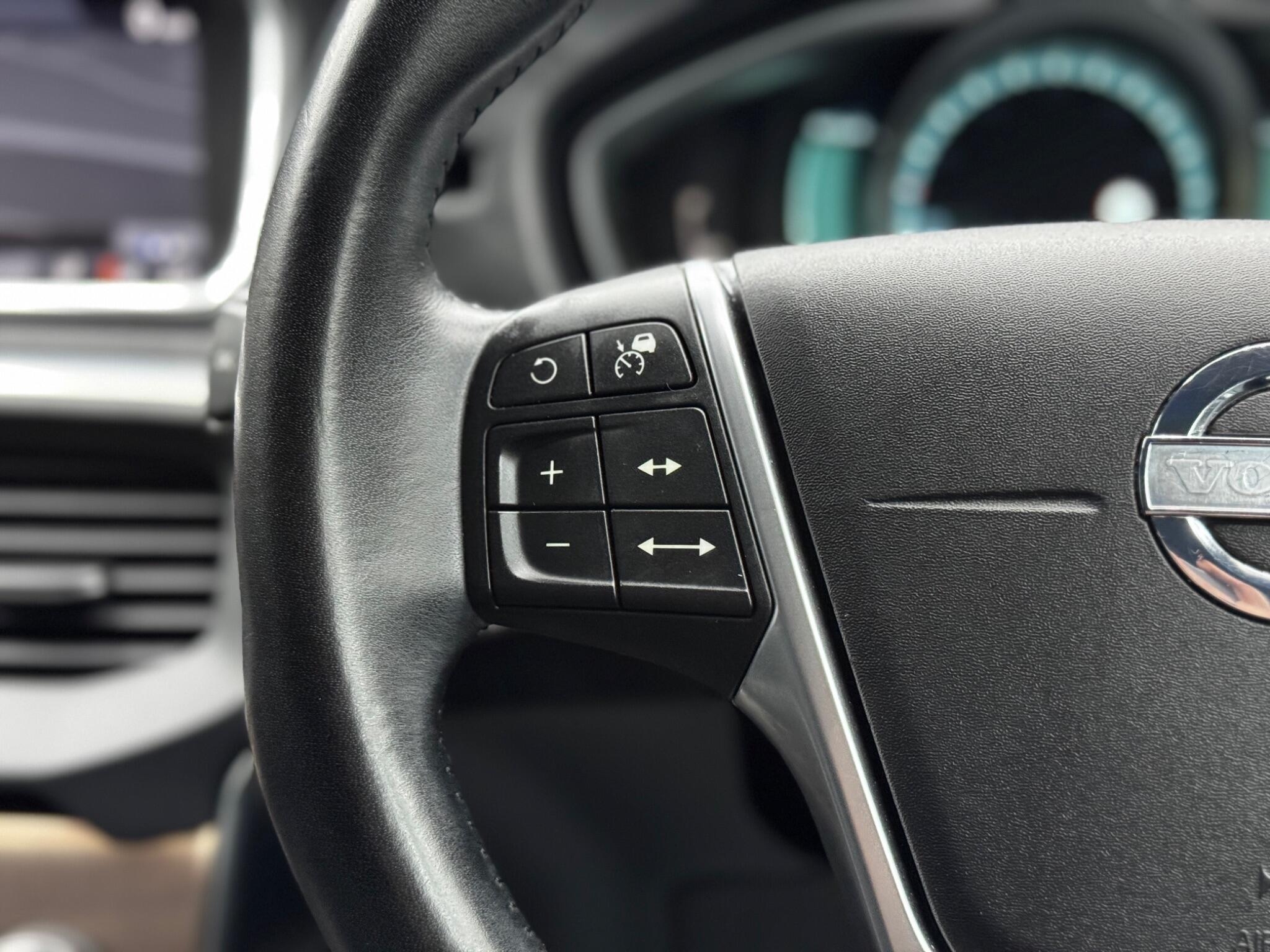 Volvo V40 CROSS COUNTRY - Image 20