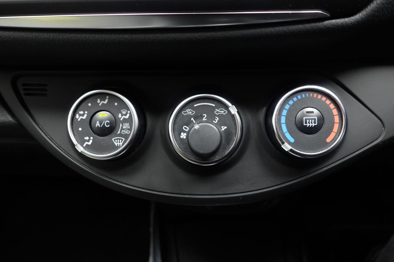 Toyota Yaris - Image 35