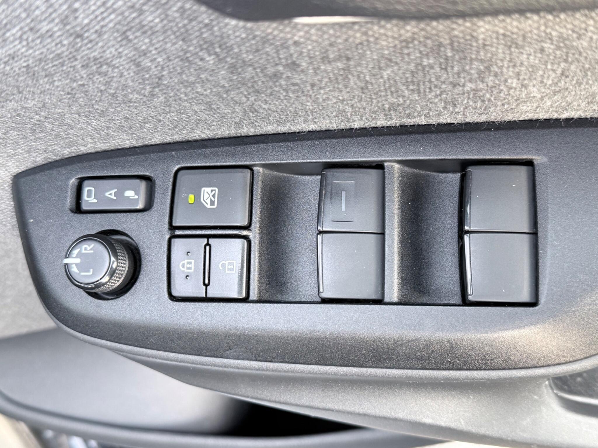 Toyota Yaris - Image 37