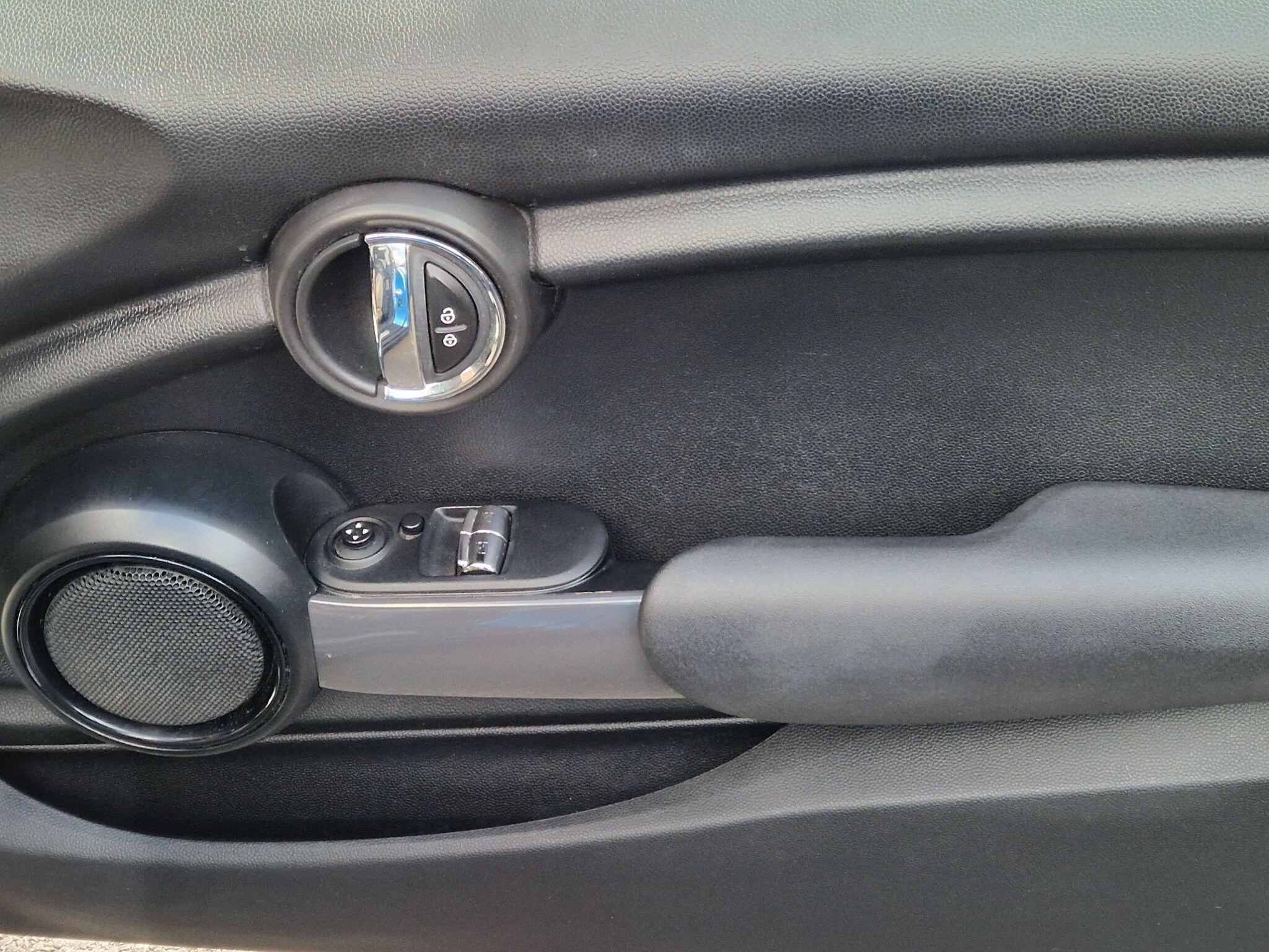 MINI Hatch - Image 31