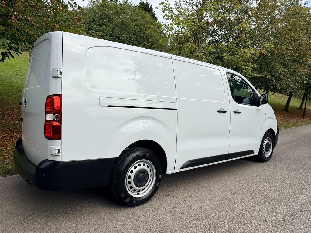 Vauxhall Vivaro - Image 4