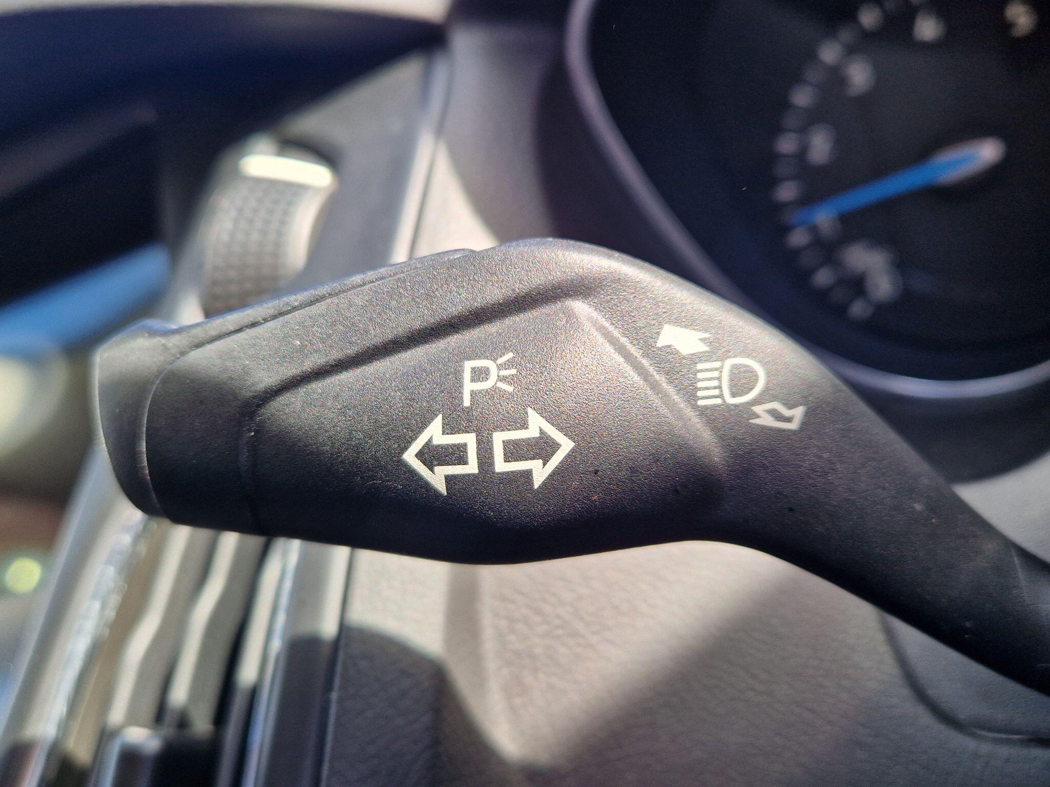 Ford Focus - Image 45