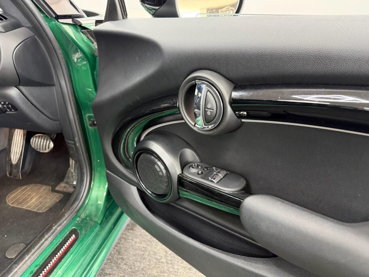 MINI Hatch - Image 15