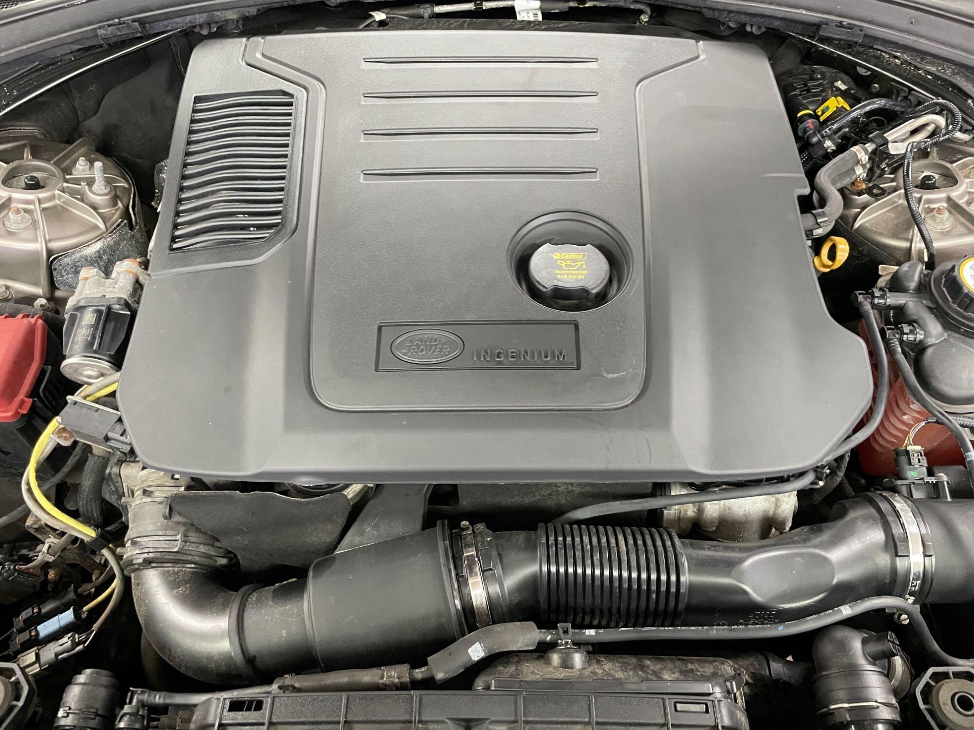 Land Rover Range Rover Velar - Image 14