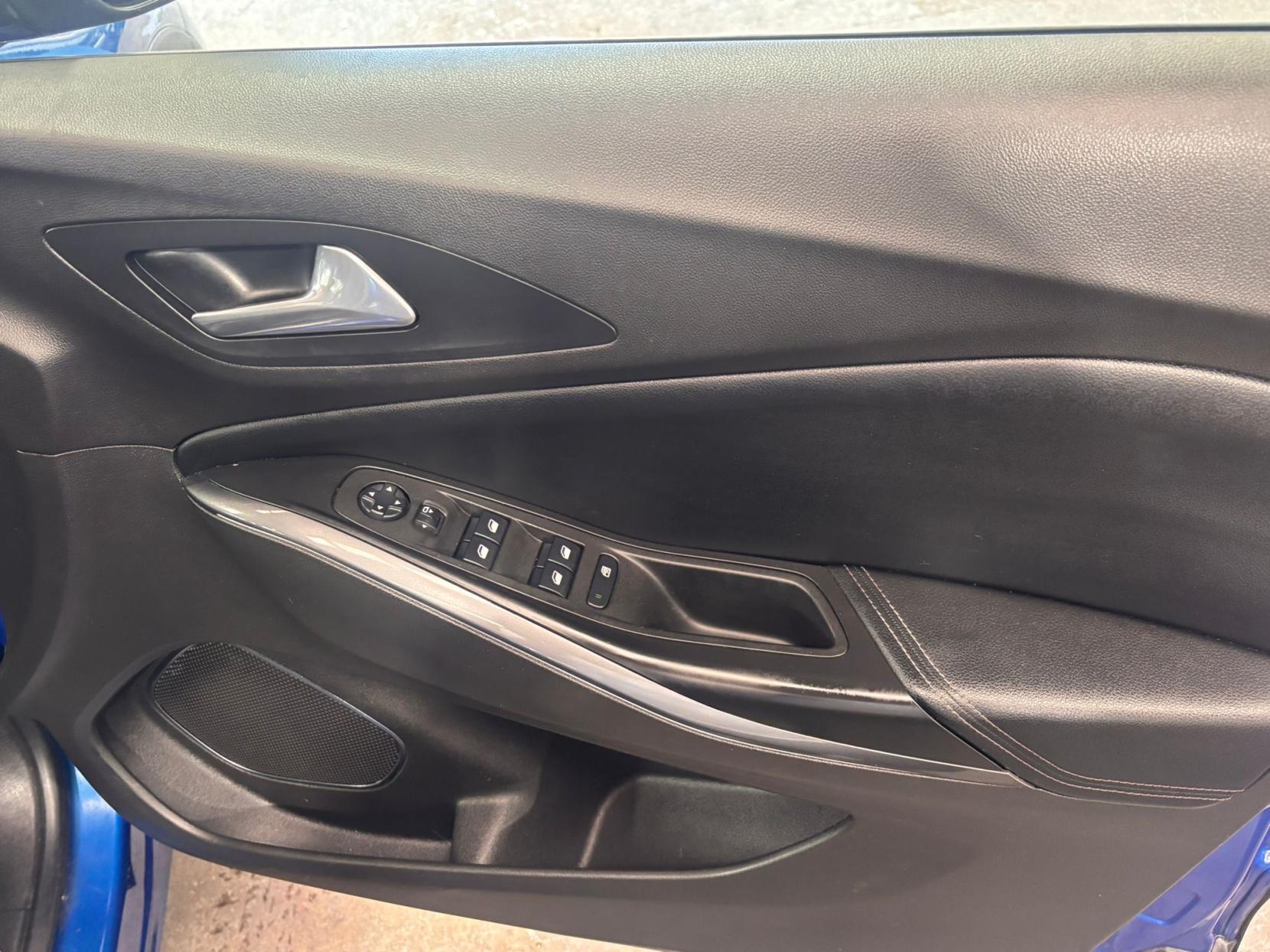Vauxhall Grandland X - Image 17