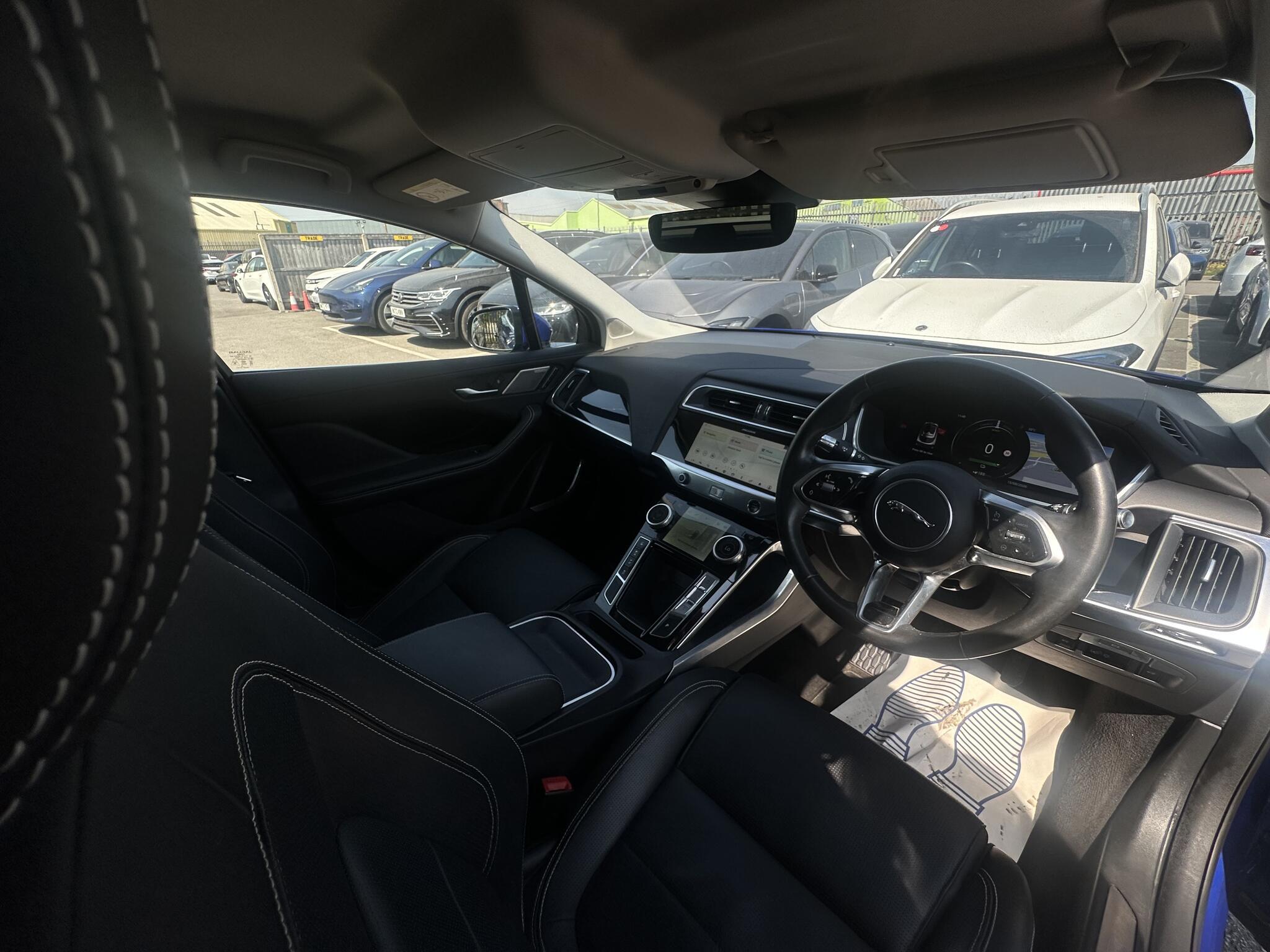 Jaguar I-Pace - Image 18