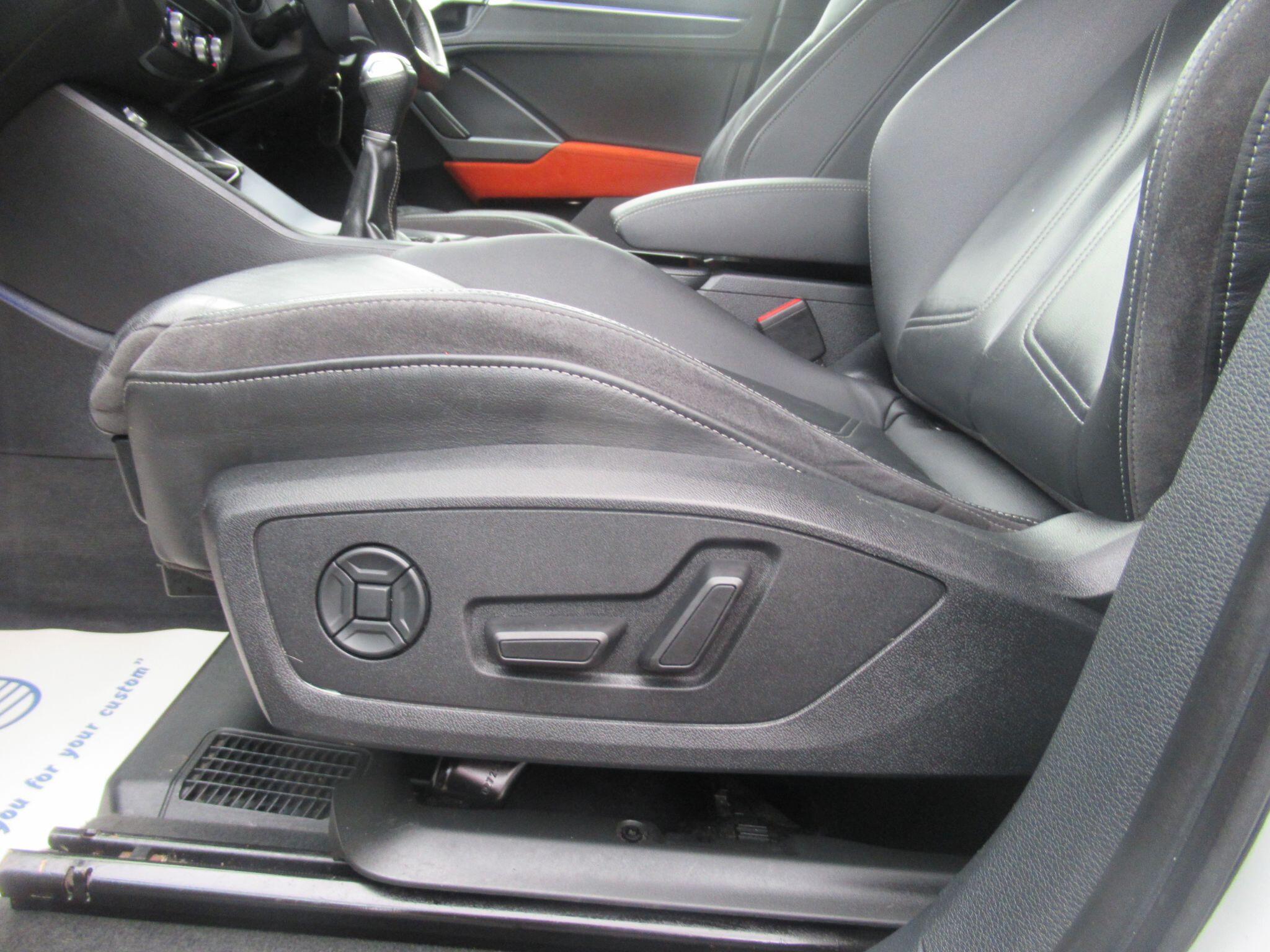 Audi Q3 - Image 19