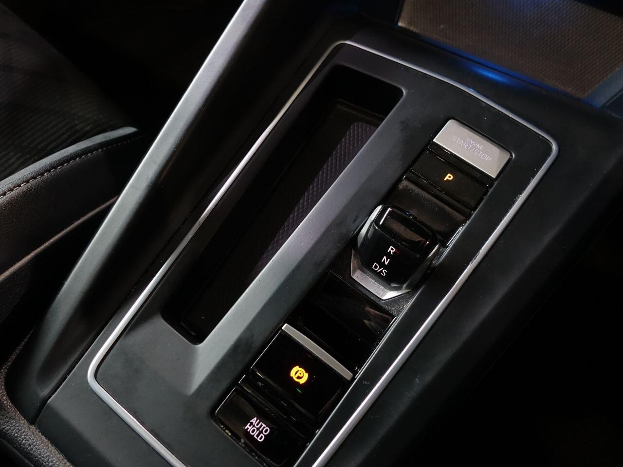 Volkswagen Golf - Image 27