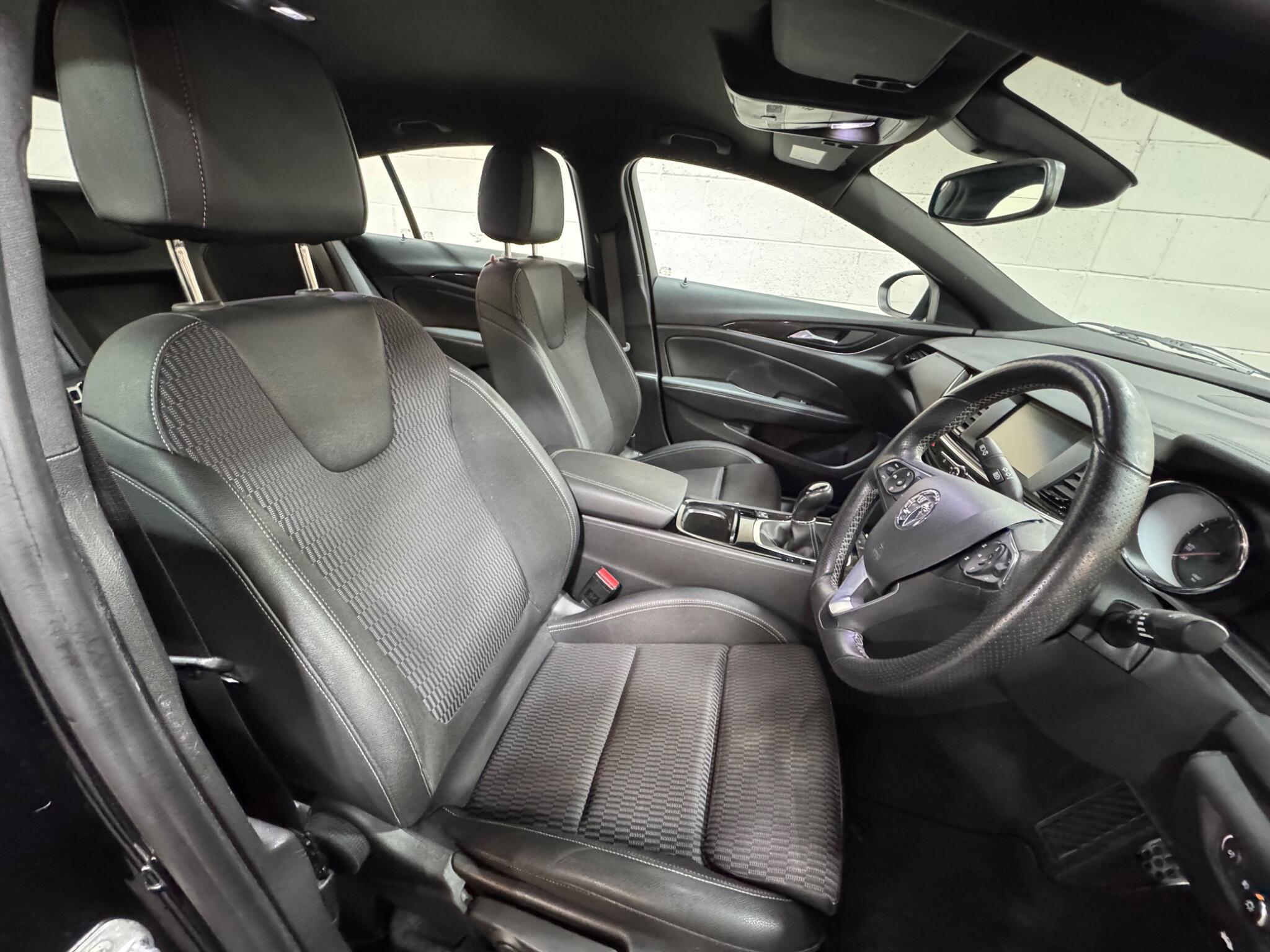 Vauxhall Insignia - Image 8