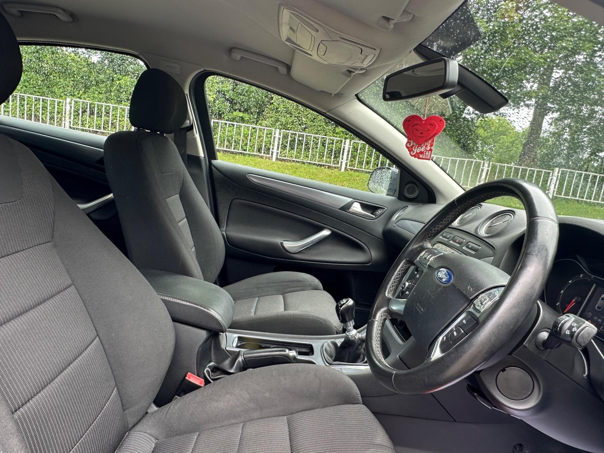 Ford Mondeo - Image 19