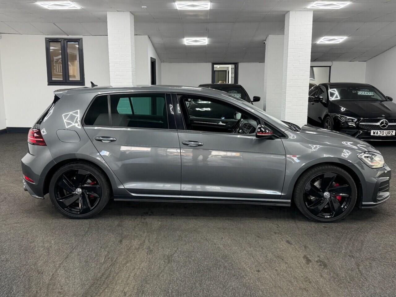 Volkswagen Golf - Image 5