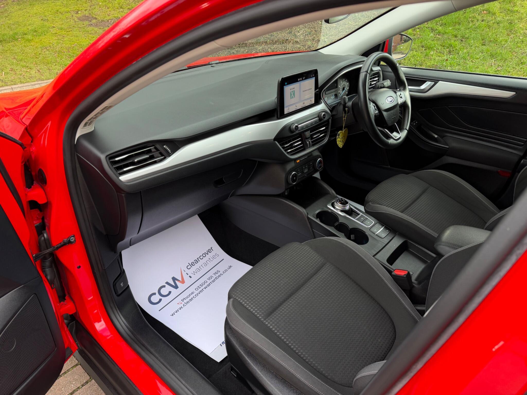 Ford Focus - Image 44