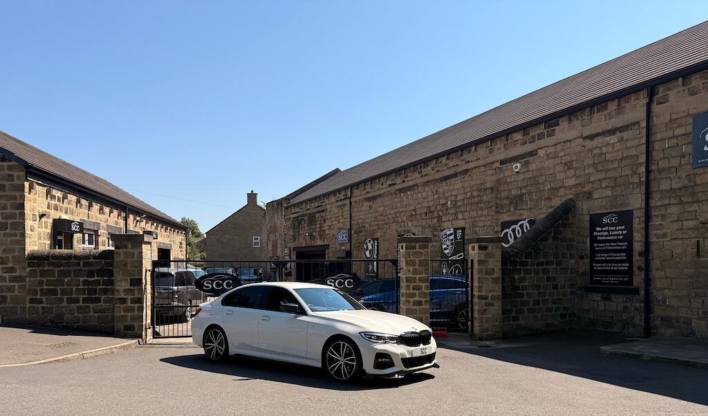 BMW 3 Series - Image 12