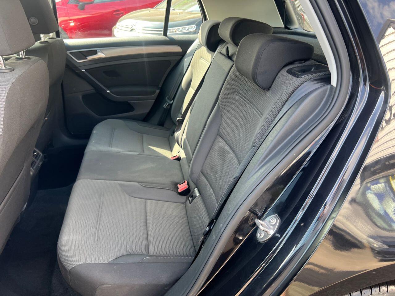 Volkswagen Golf - Image 15