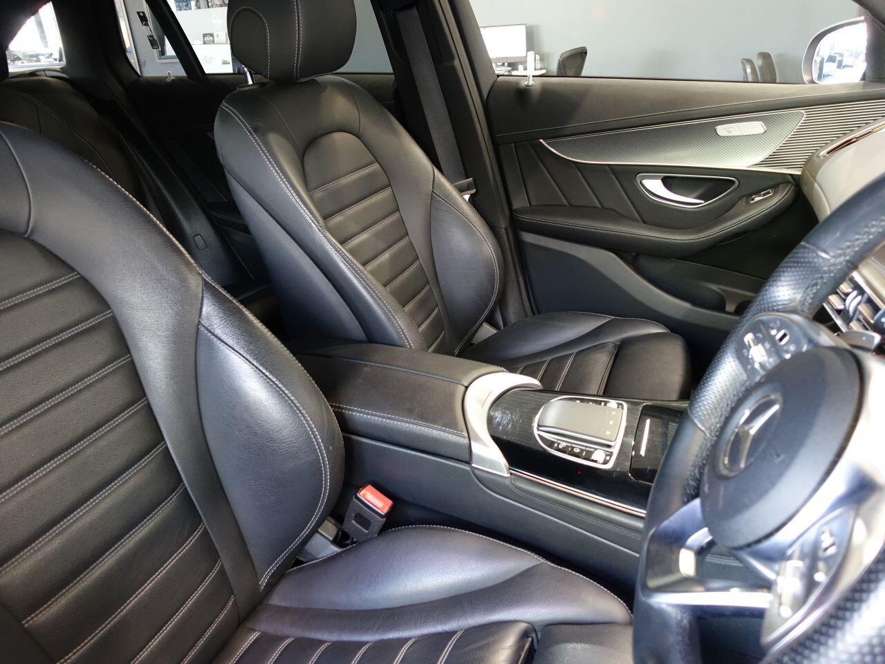 Mercedes Eqc - Image 13