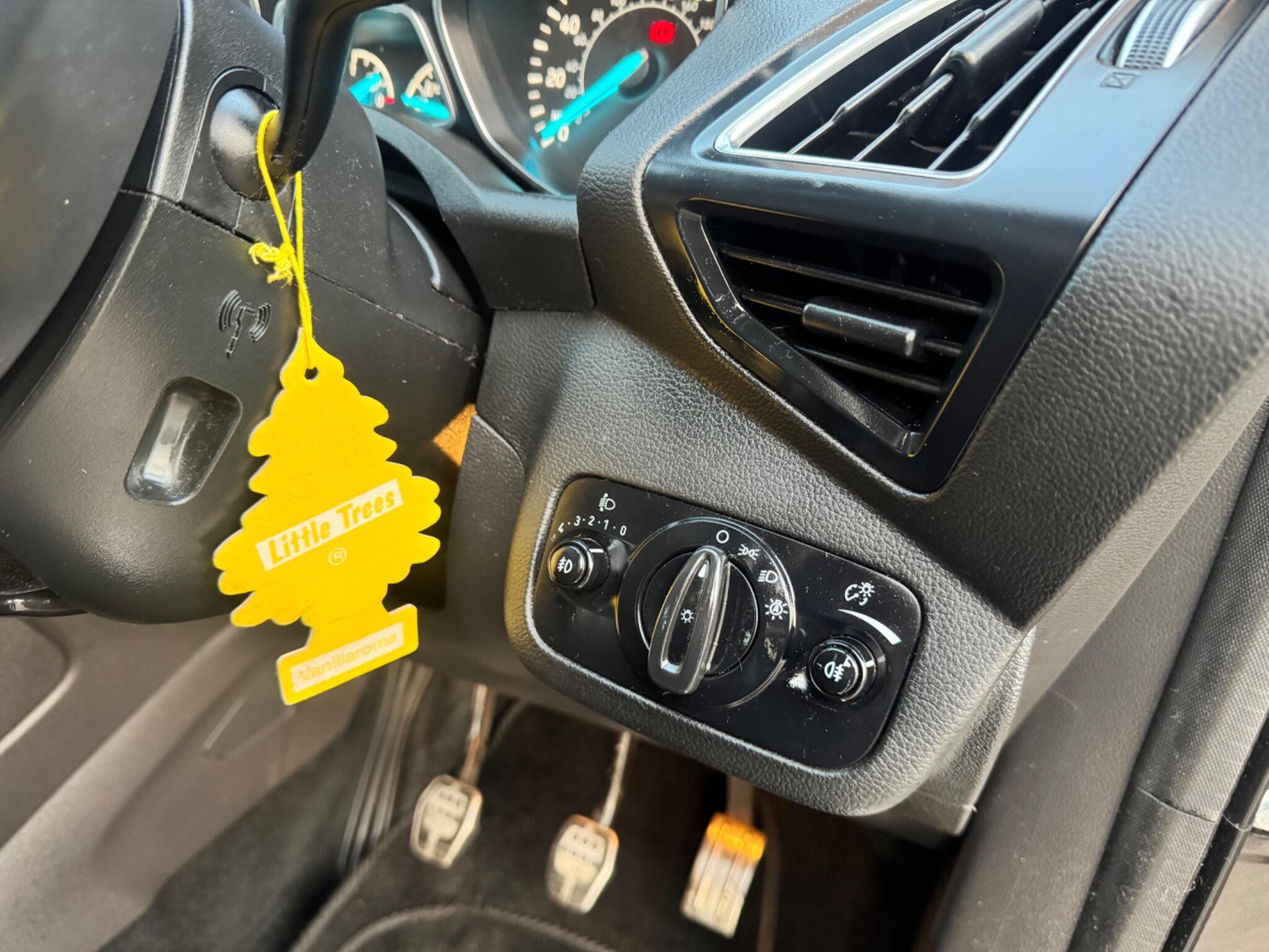 Ford Kuga - Image 24