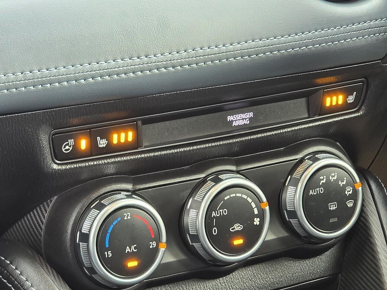 Mazda MAZDA2 - Image 12