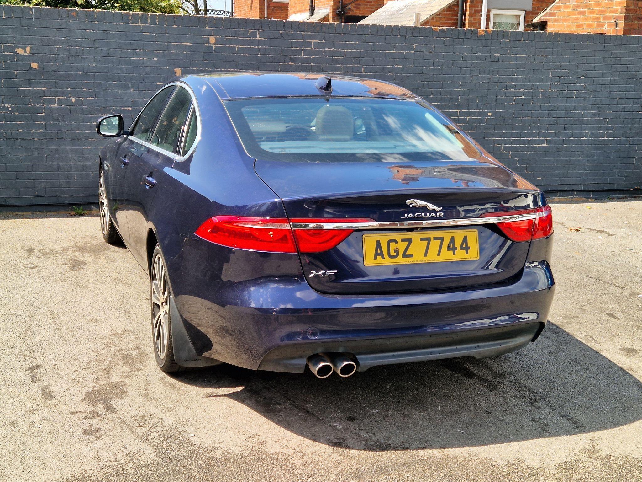 Jaguar XF - Image 7