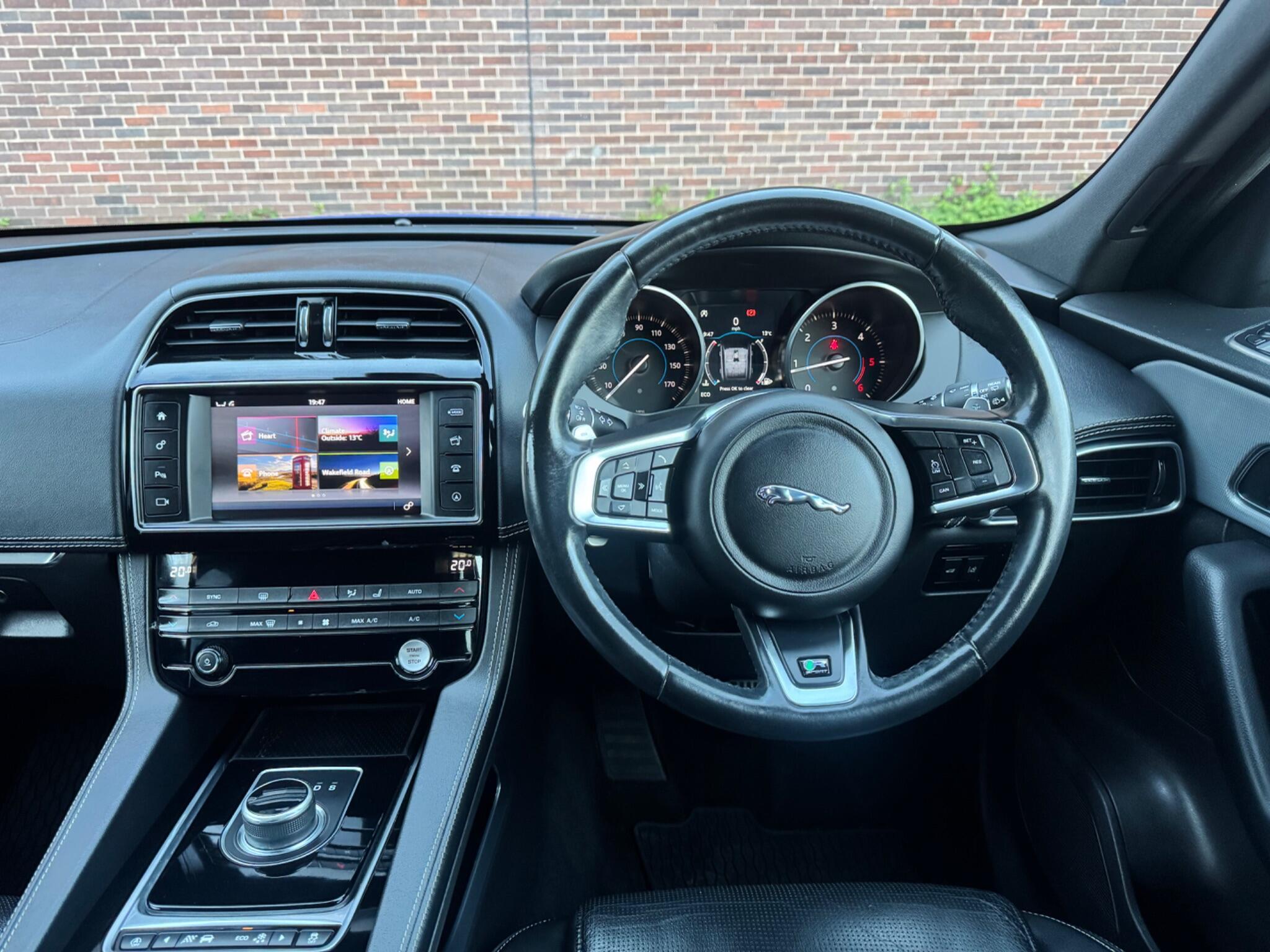 Jaguar F-Pace - Image 25