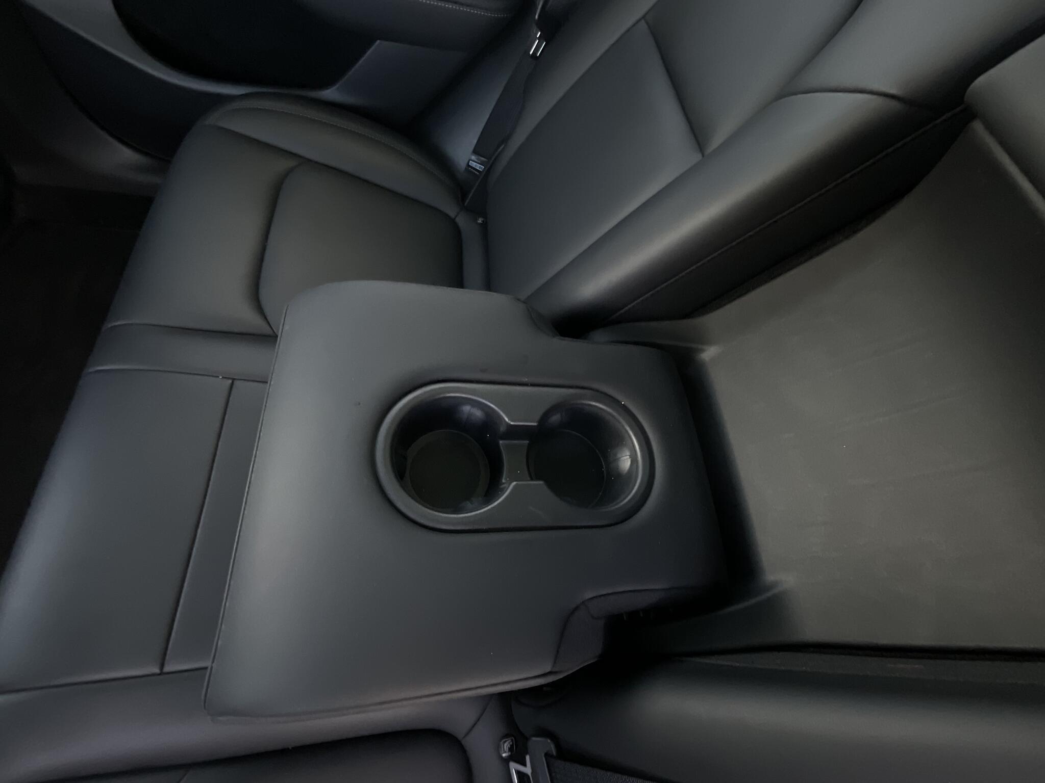 Tesla Model Y - Image 14