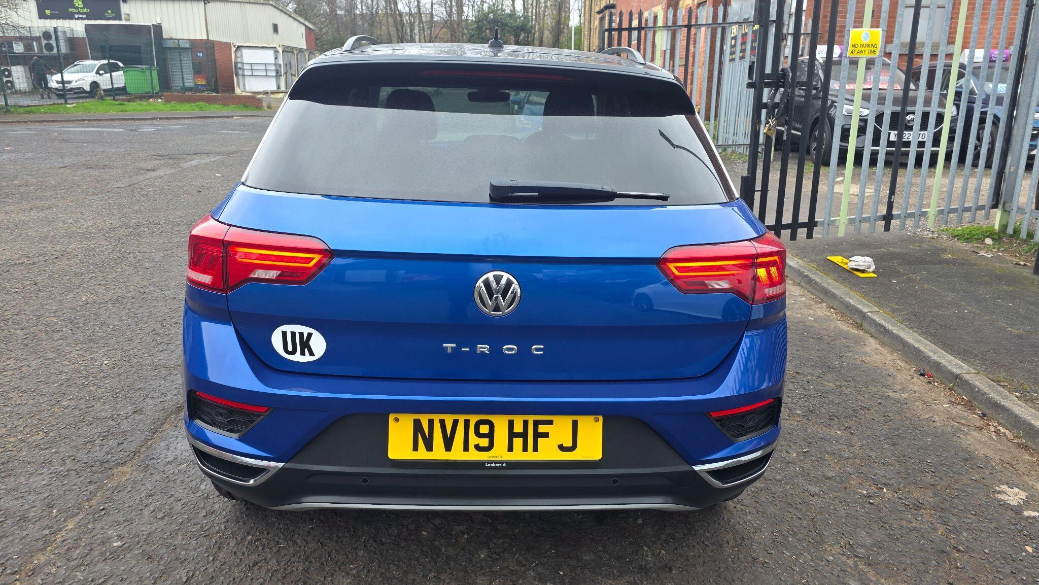 Volkswagen T-Roc - Image 12