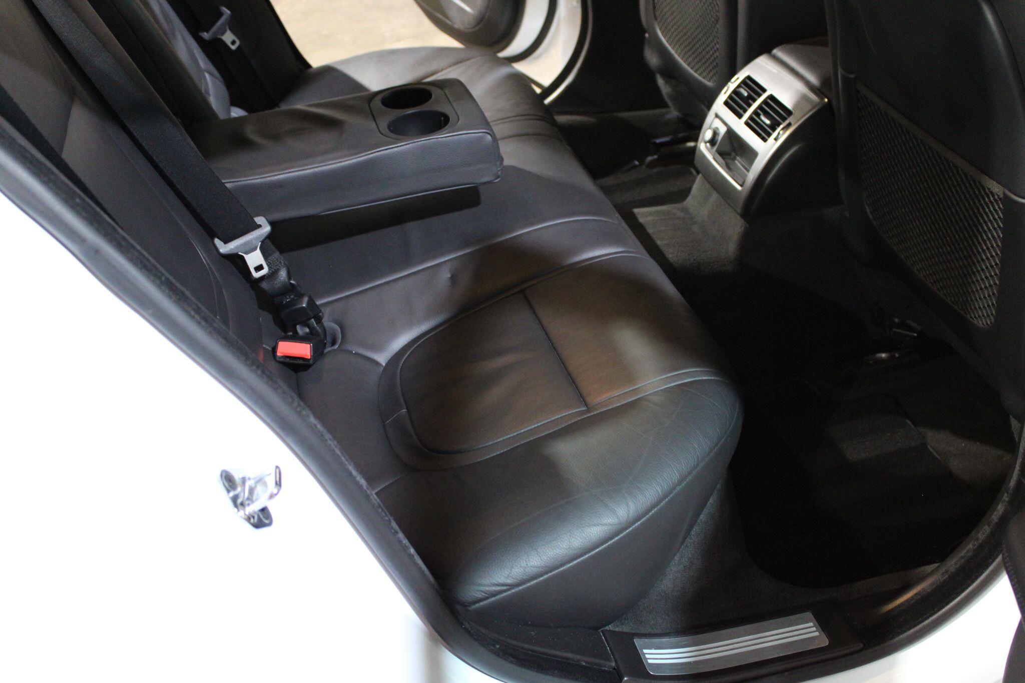 Jaguar XF - Image 21