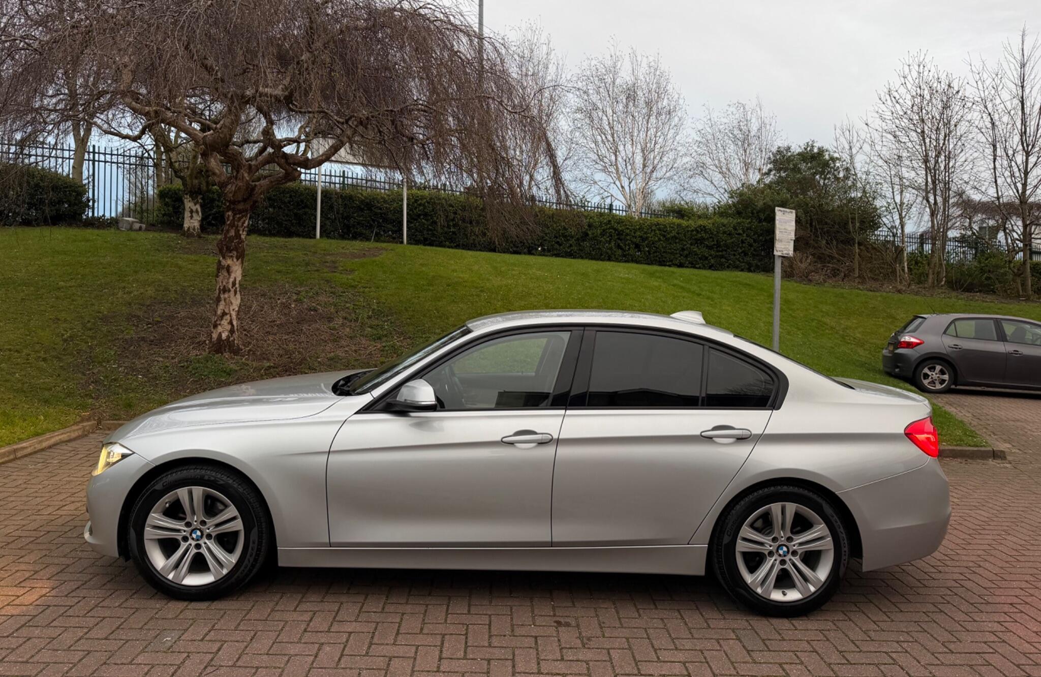 BMW 3 Series - Image 3