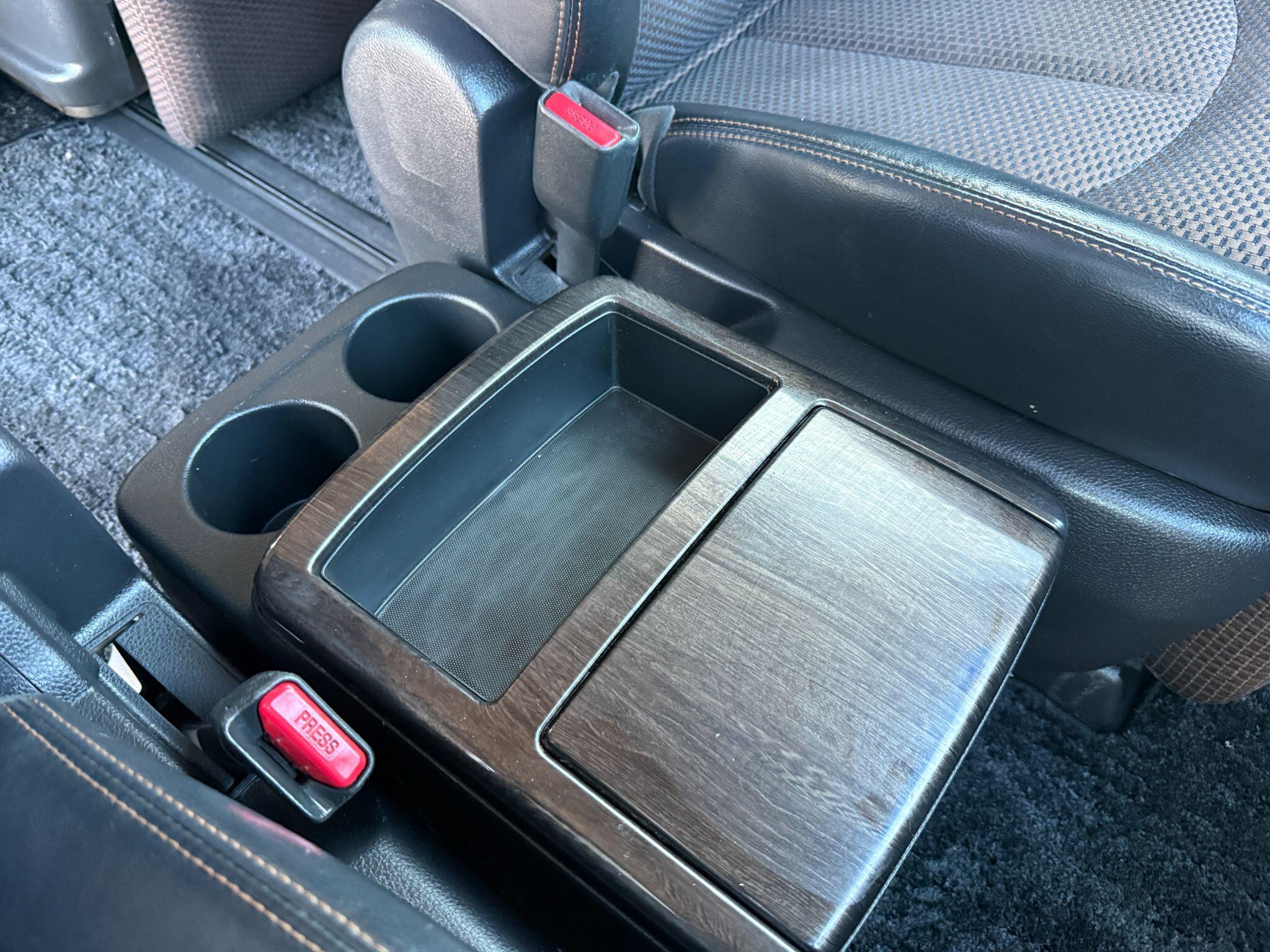 Nissan Elgrand - Image 54