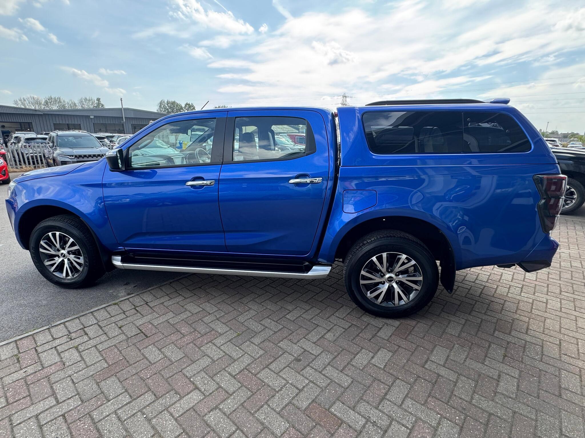 Isuzu D-MAX - Image 3