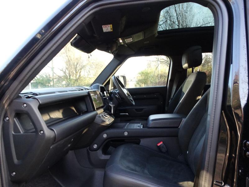 Land Rover DEFENDER 110 - Image 4