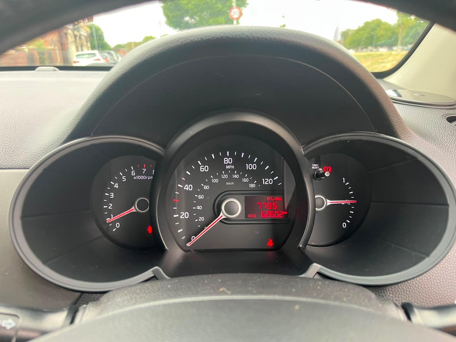 Kia Picanto - Image 12