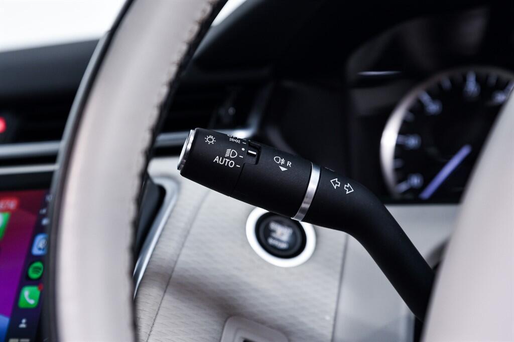 Land Rover Range Rover Velar - Image 27