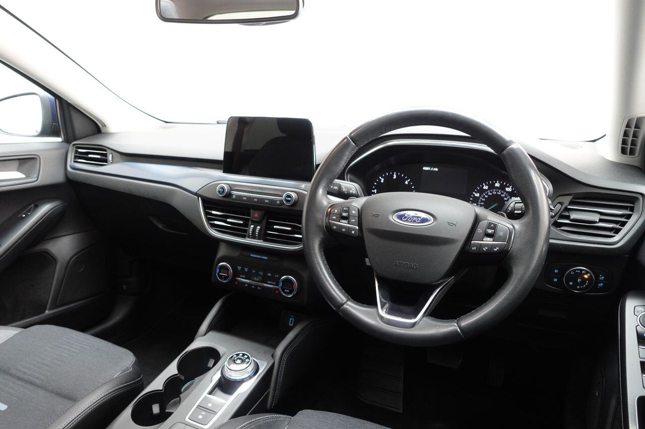 Ford Focus - Image 15