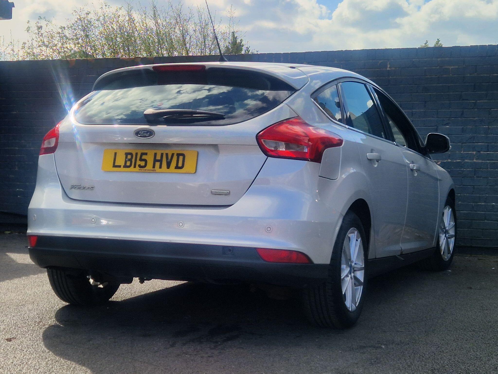 Ford Focus - Image 20
