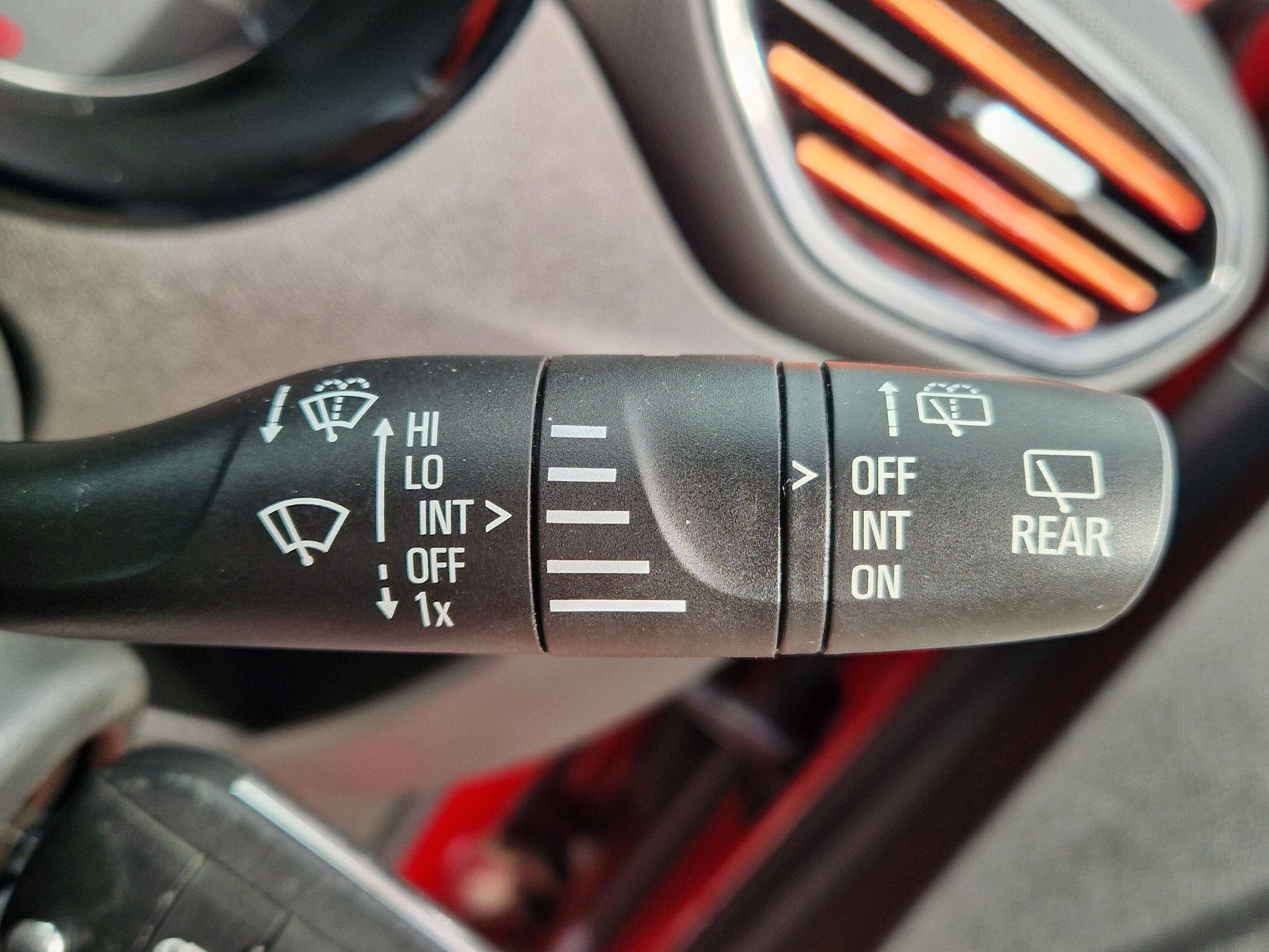 Vauxhall Crossland X - Image 36