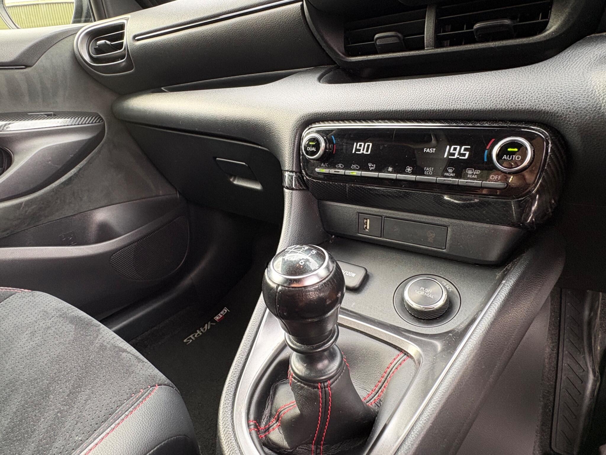 Toyota Yaris - Image 20